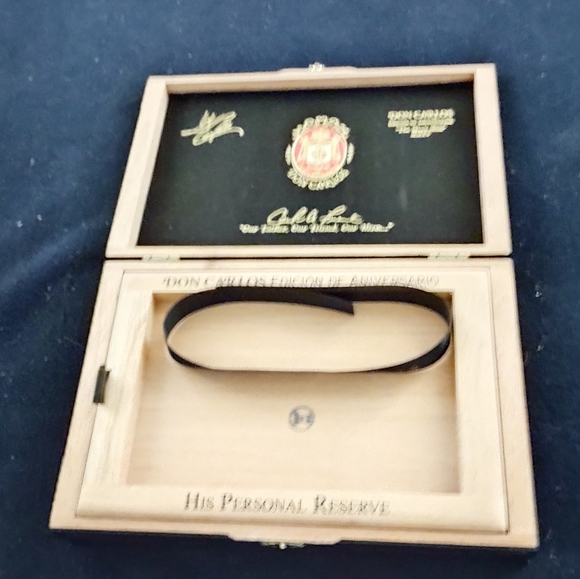 Don Carlos Personal Reserve cigar box - Picture 2 of 9
